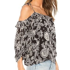 𝅺ELLA Moss Cold Shoulder Top